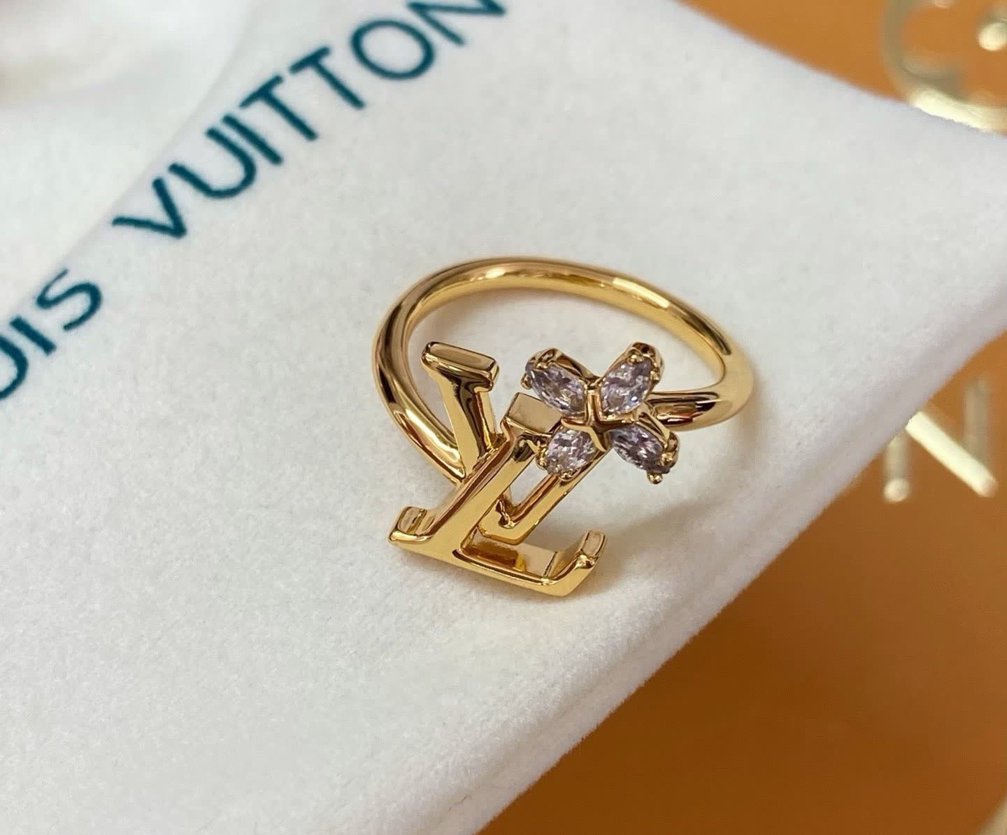 Louis Vuitton LV Iconic Flower Ring